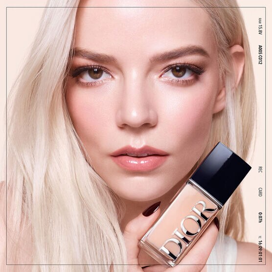 FOREVER SKIN GLOW 2.5N